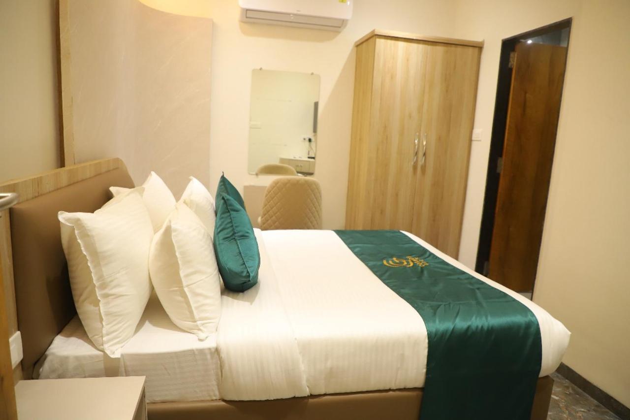 Hotel Cosmos Green Indore Esterno foto